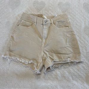 H&M Distressed Cream Shorts (6)
